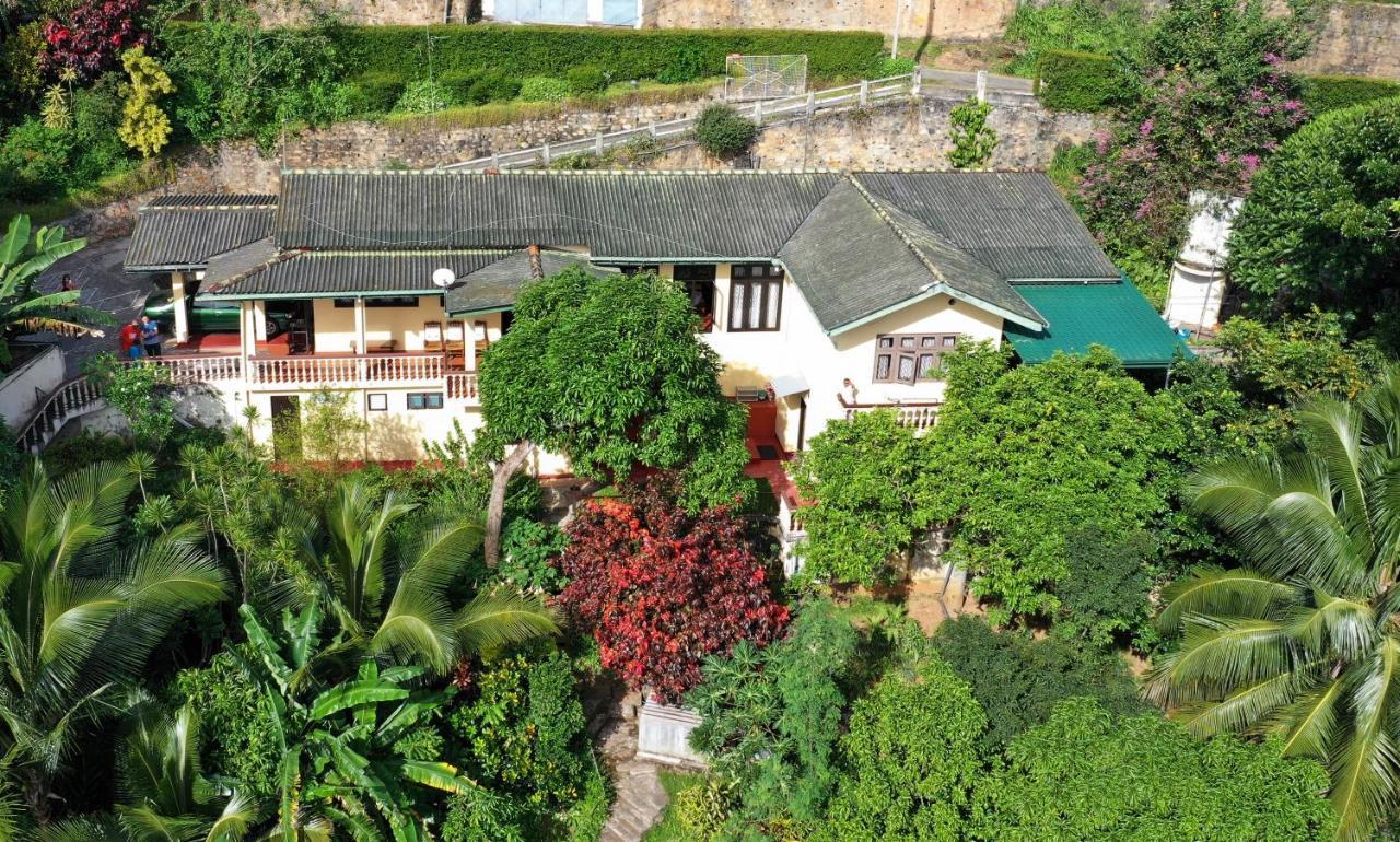 Evergreen Kandy Exterior foto